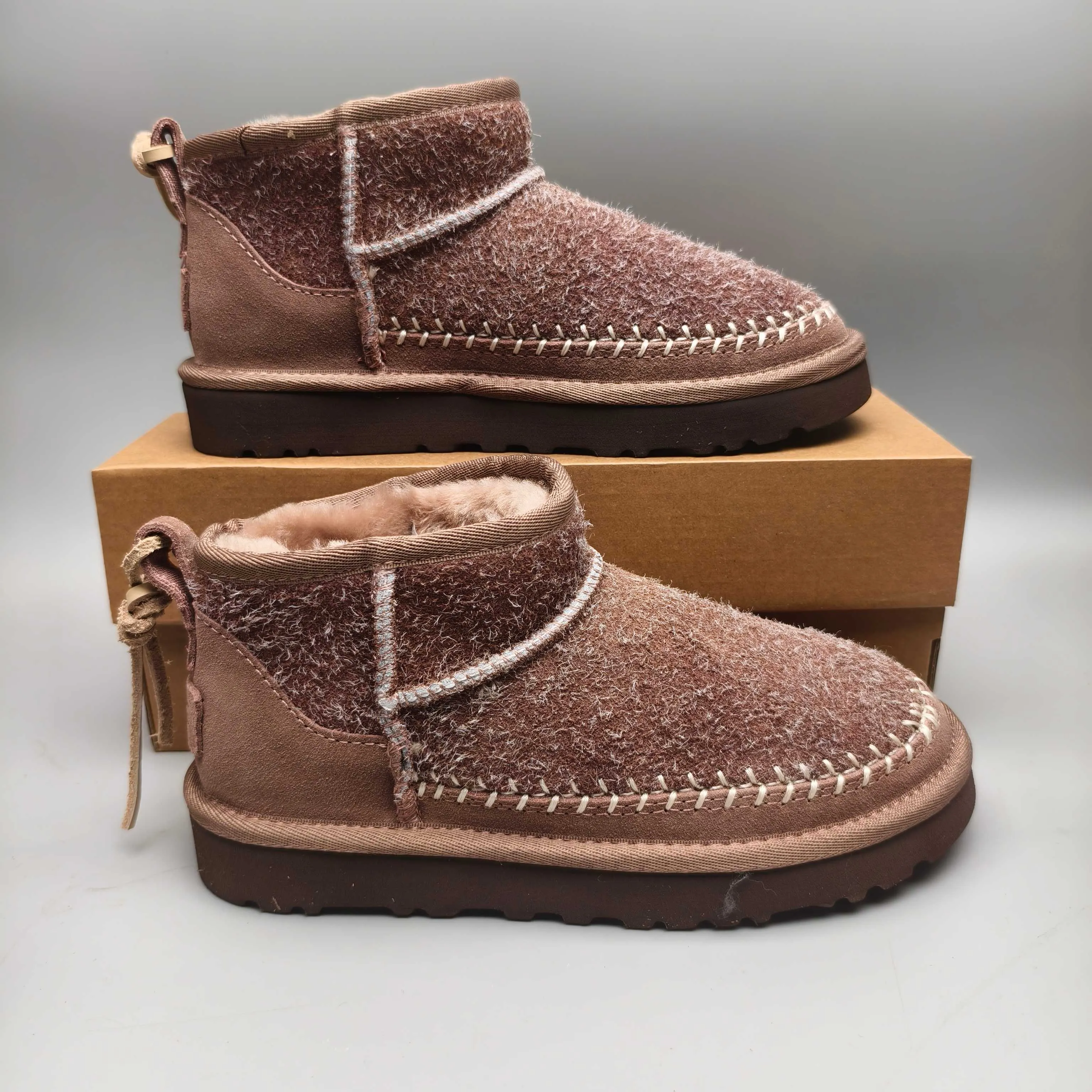 💰520 UGG sheepskin all-in-one snow boots 1538 Features anti-suede back strap women's shoes Color: sand brown Matching size: 35-40